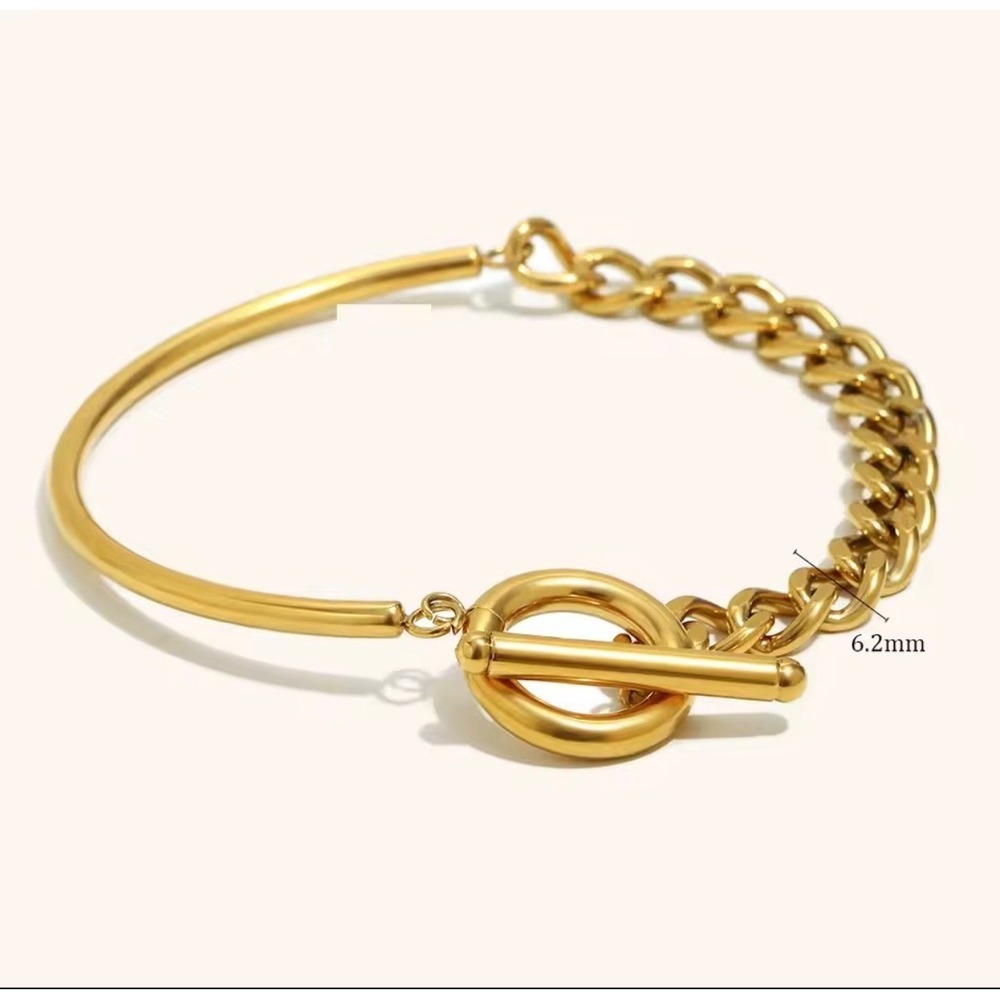 Gold Tone Curb Chain and Bar Toggle Clasp Asymmetrical Bracelet for Women